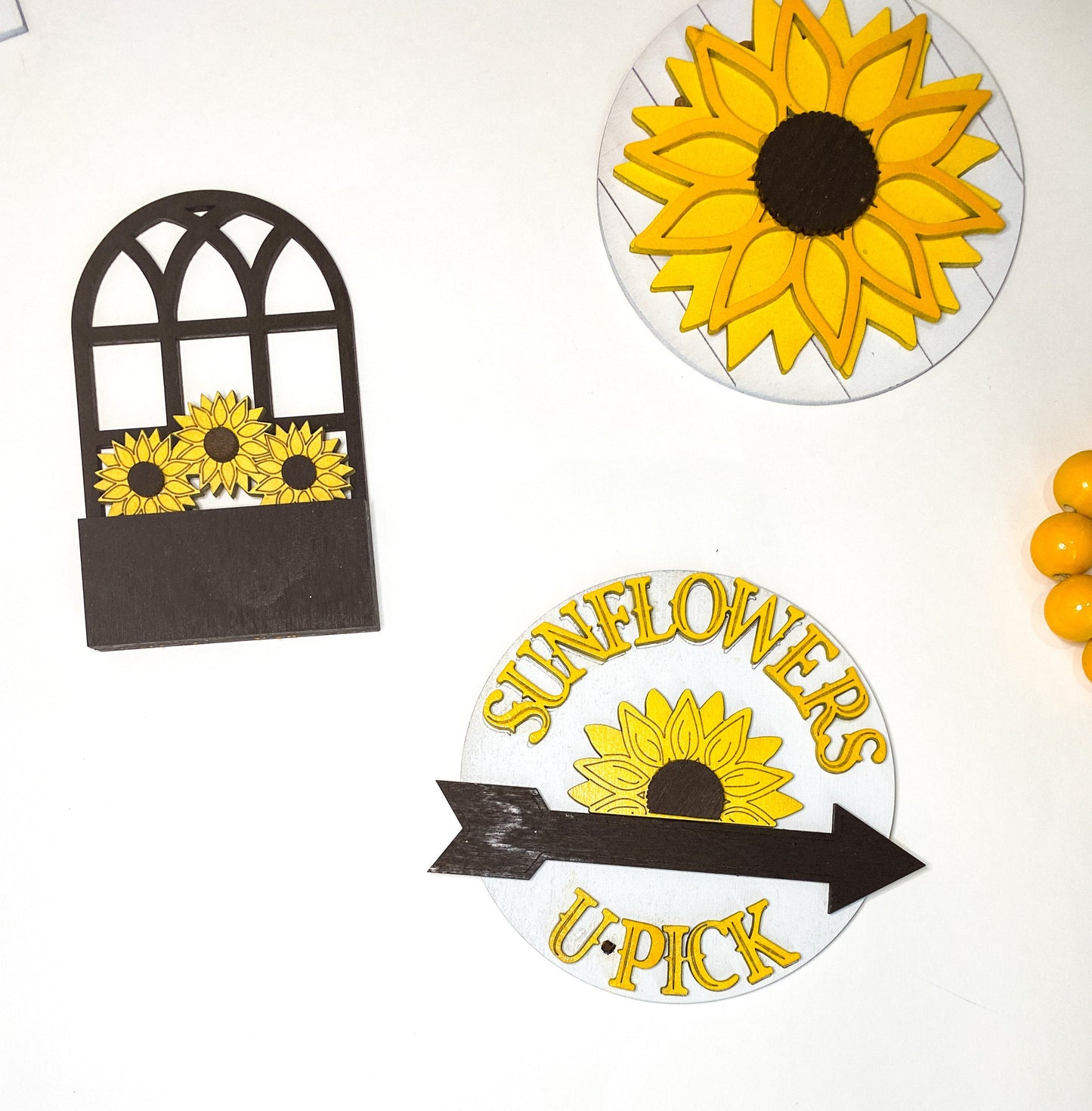 Sunflower tier tray set